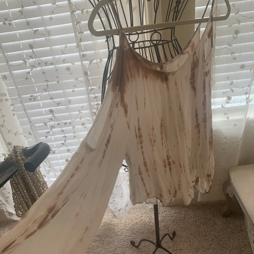 Cold shoulder top - Picture 4 of 7